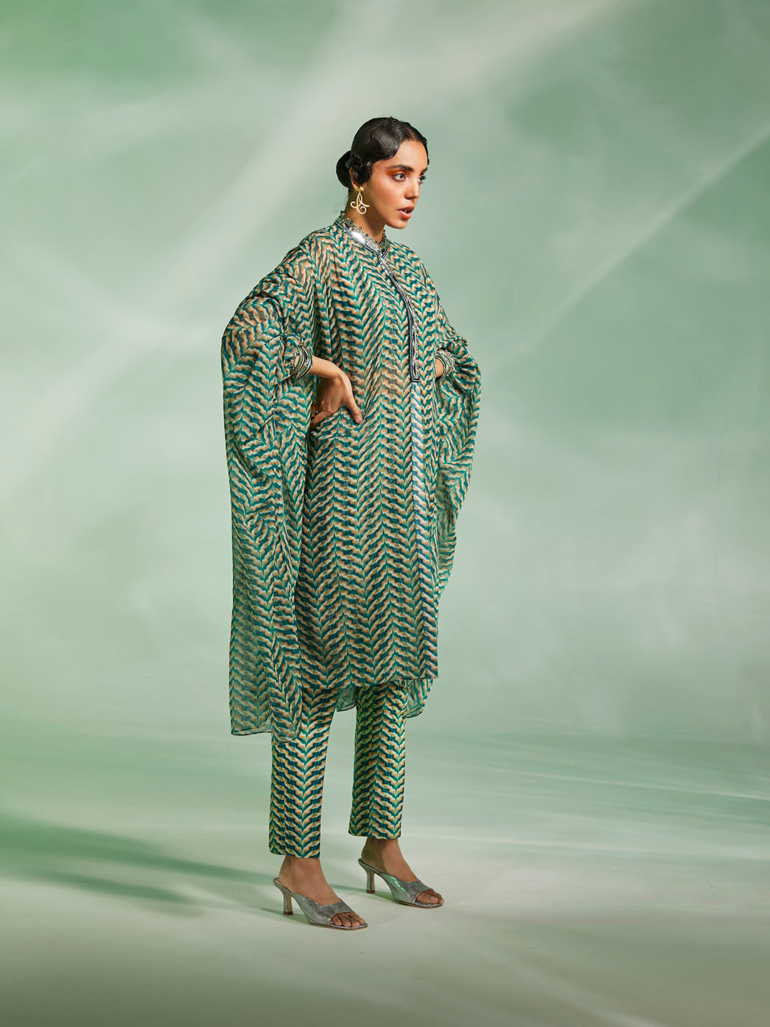 Riley Cape Set