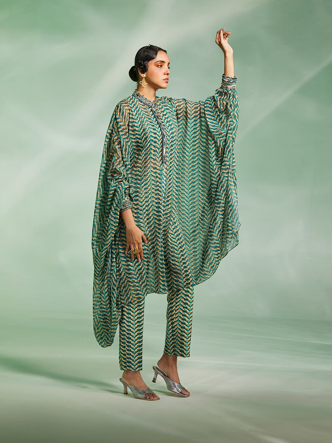 Riley Cape Set