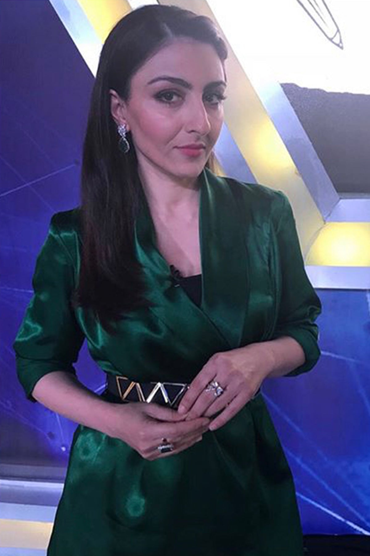 Soha Ali Khan In Overlapping Shirt