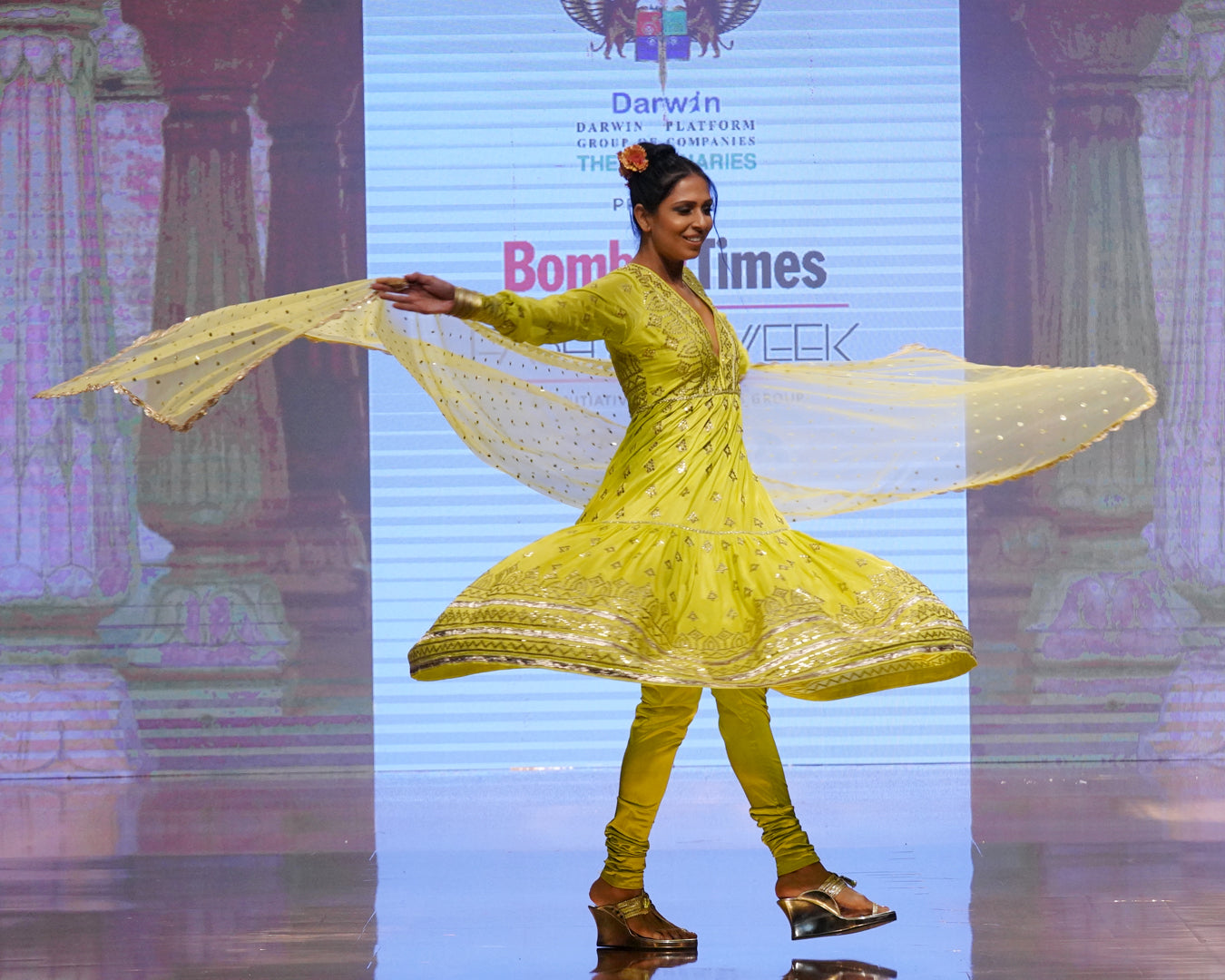 Suhana Ag Tiered Churidar With Dupatta