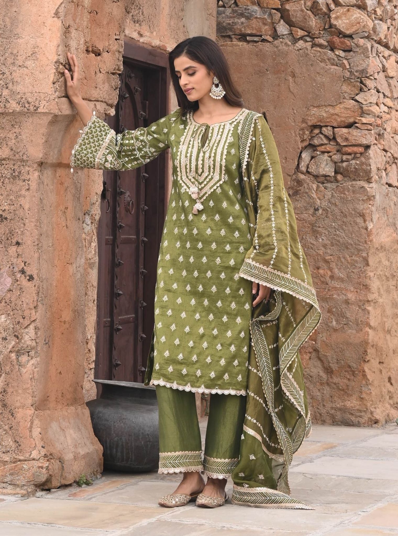Mulmul Luxe Tissue Satin Dholna Moss Green Kurta With Mulmul Luxe Tissue Satin Dholna Moss Green Pant