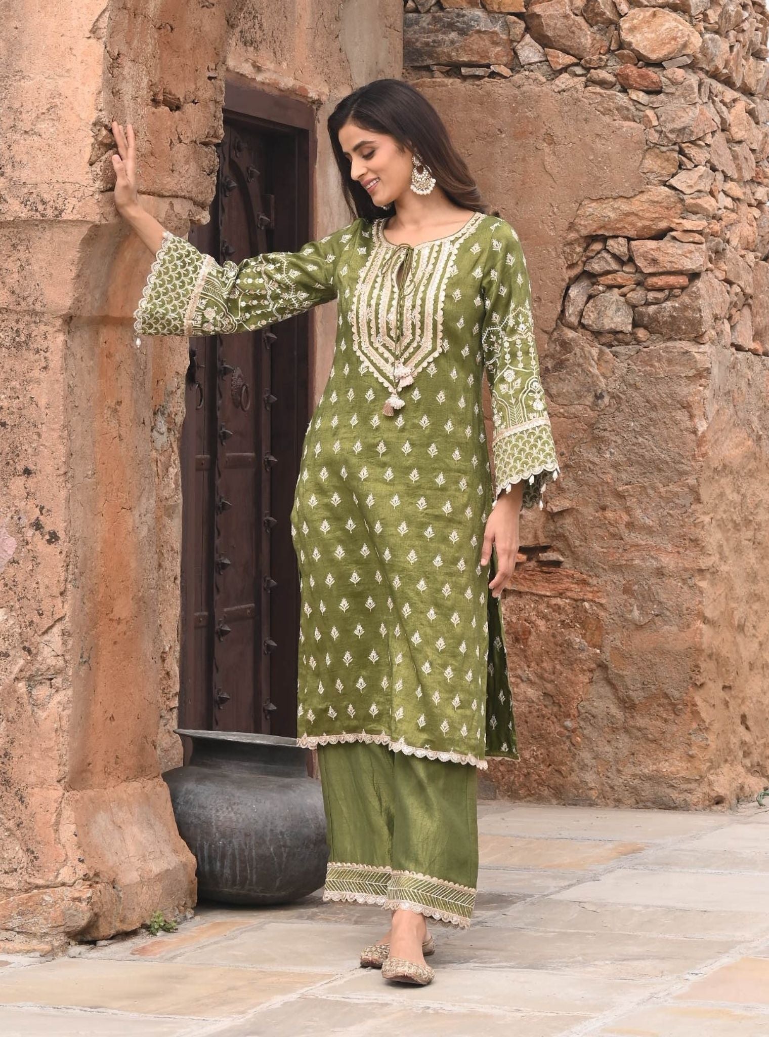 Mulmul Luxe Tissue Satin Dholna Moss Green Kurta With Mulmul Luxe Tissue Satin Dholna Moss Green Pant