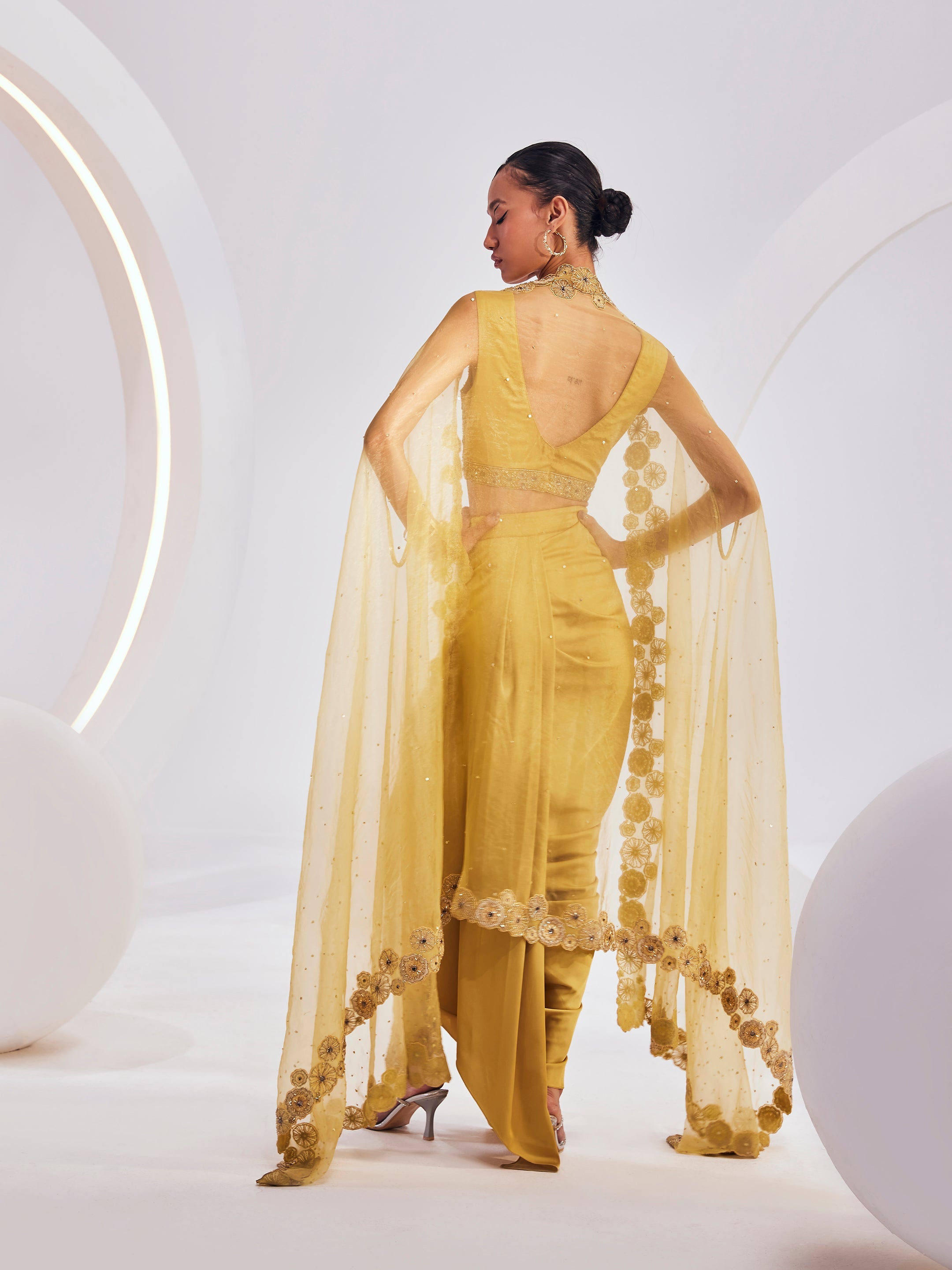 Lydia Cape Set