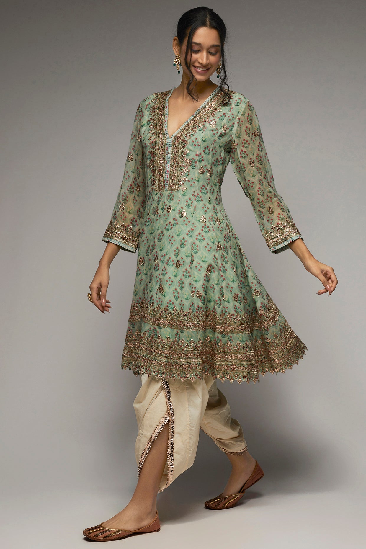 Nusrat Dhoti Set Gold