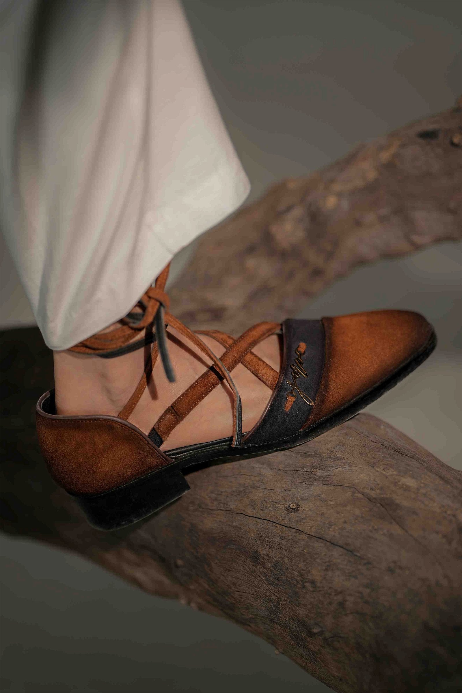Cross Ankle-Strap Caligae In Tan