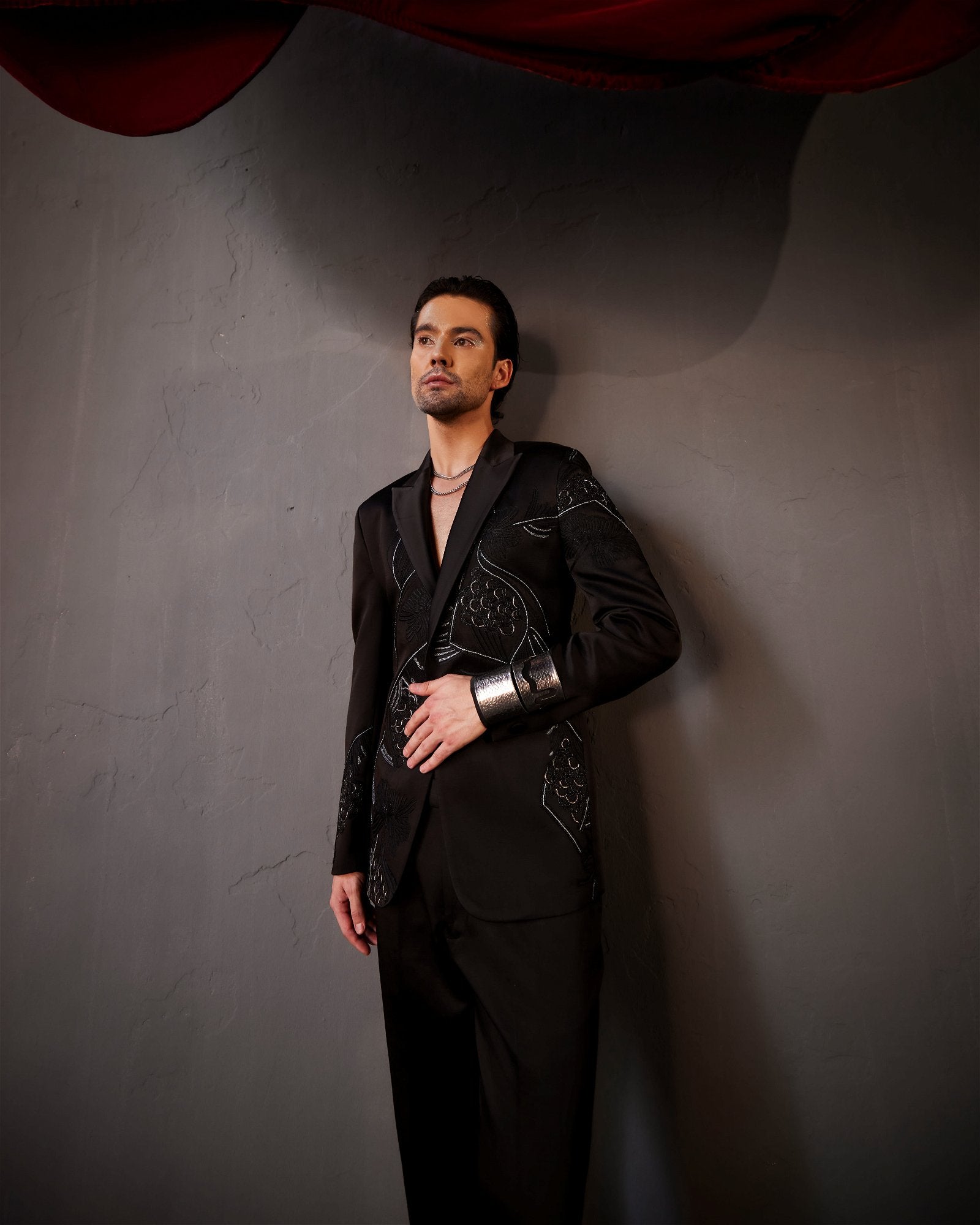 Pique Black Tux