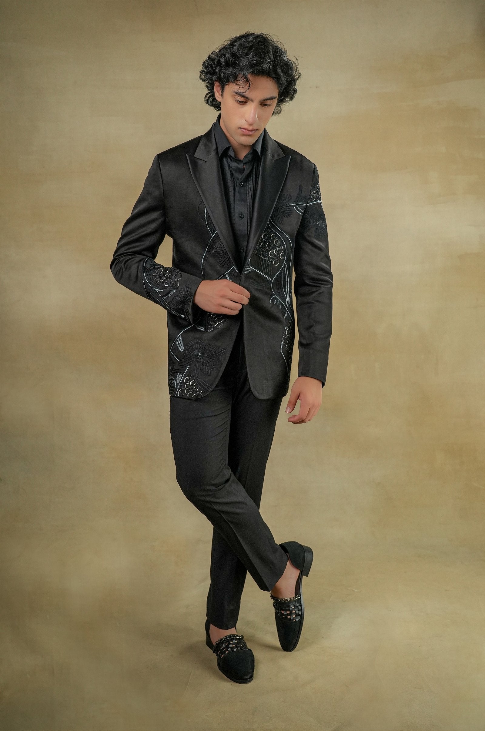 Pique Black Tux