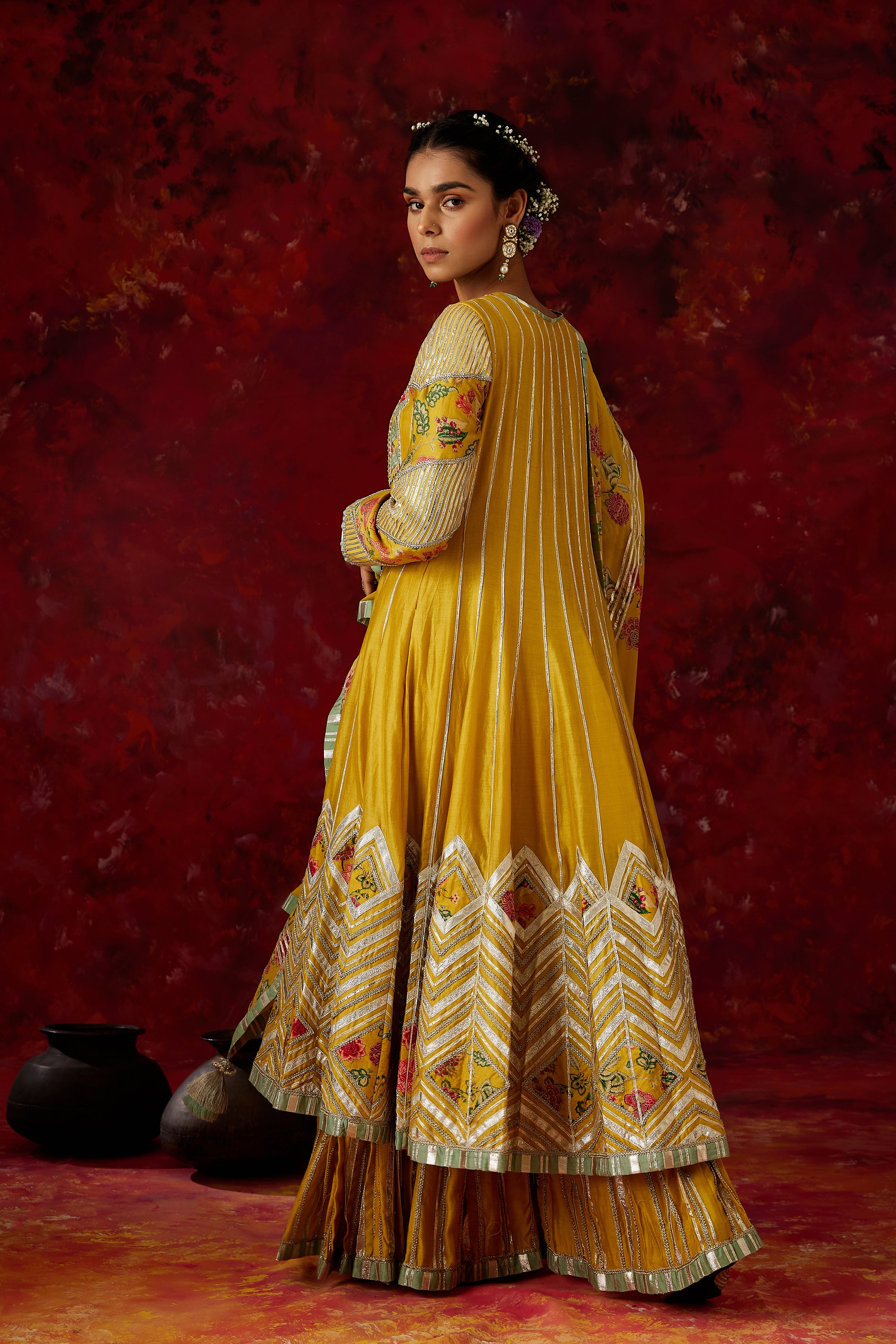 Aamna Kaleedar & Sharara