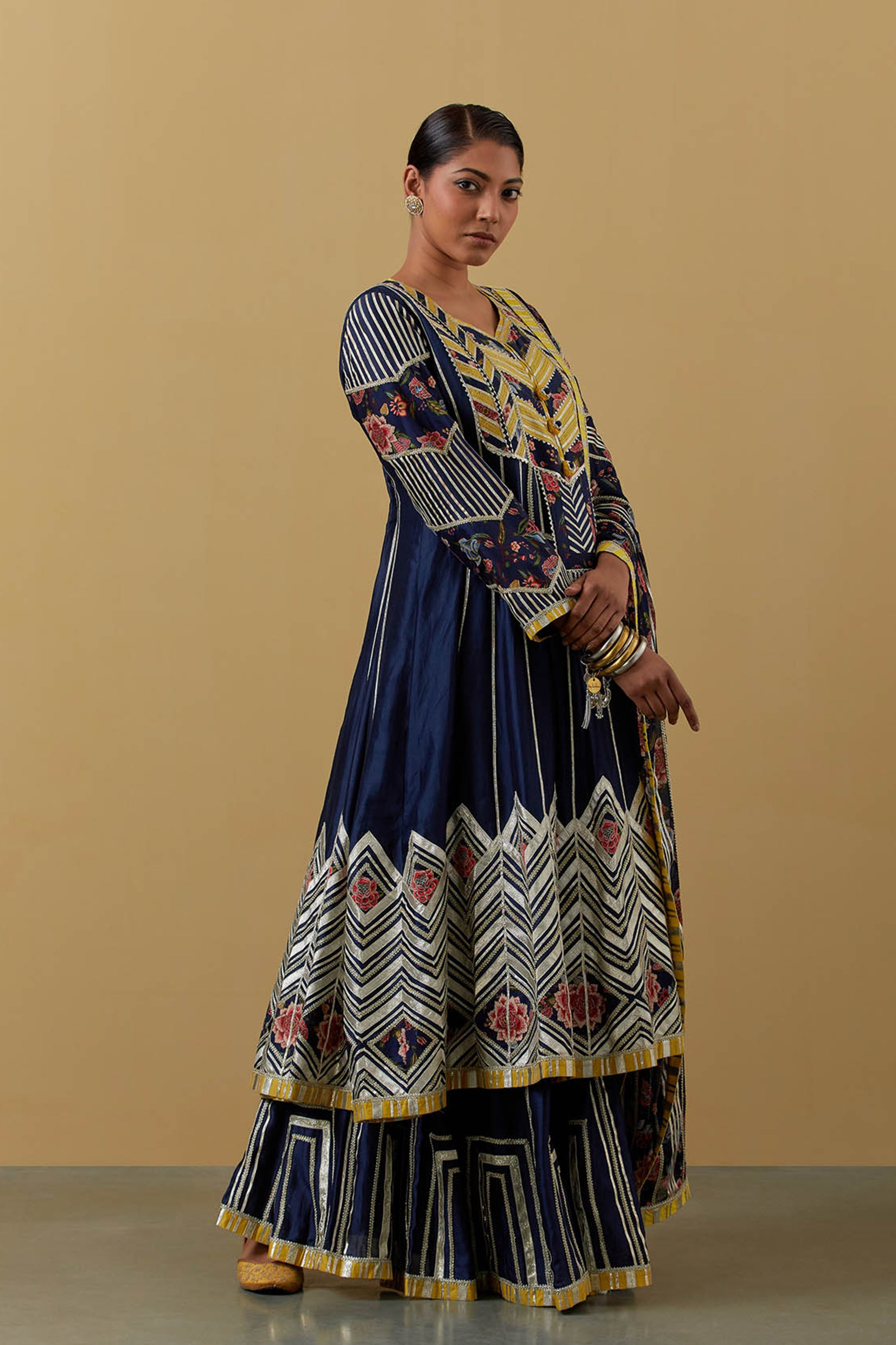 Aamna Kaleedar & Sharara