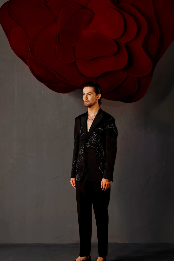 Pique Black Tux