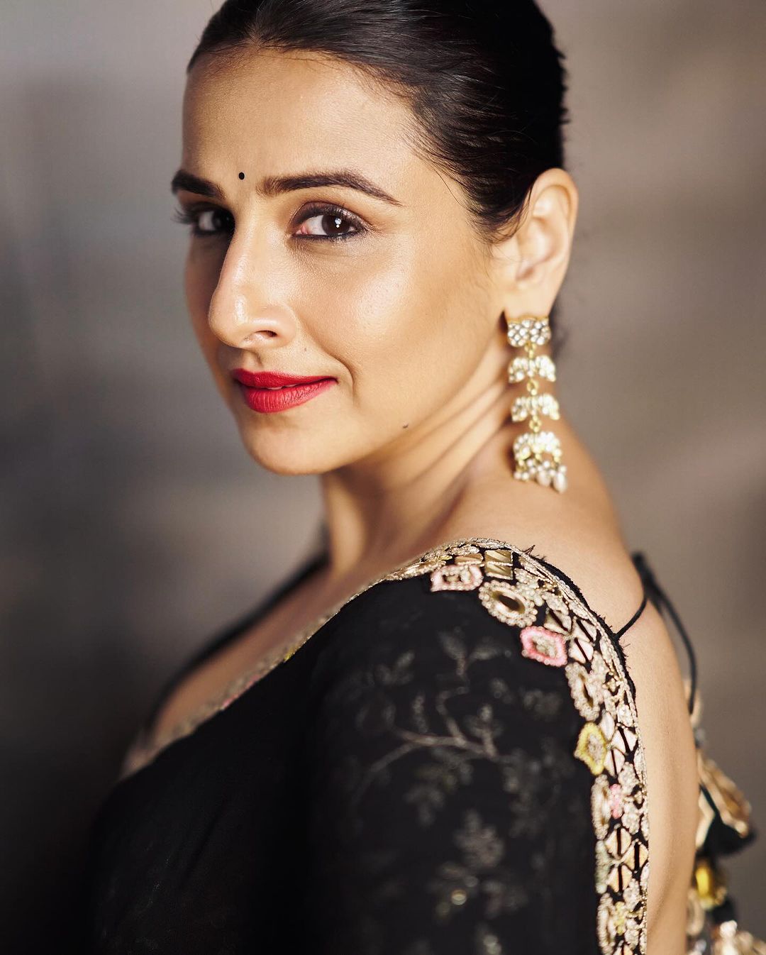 Vidya Balan In Meili Saree Set