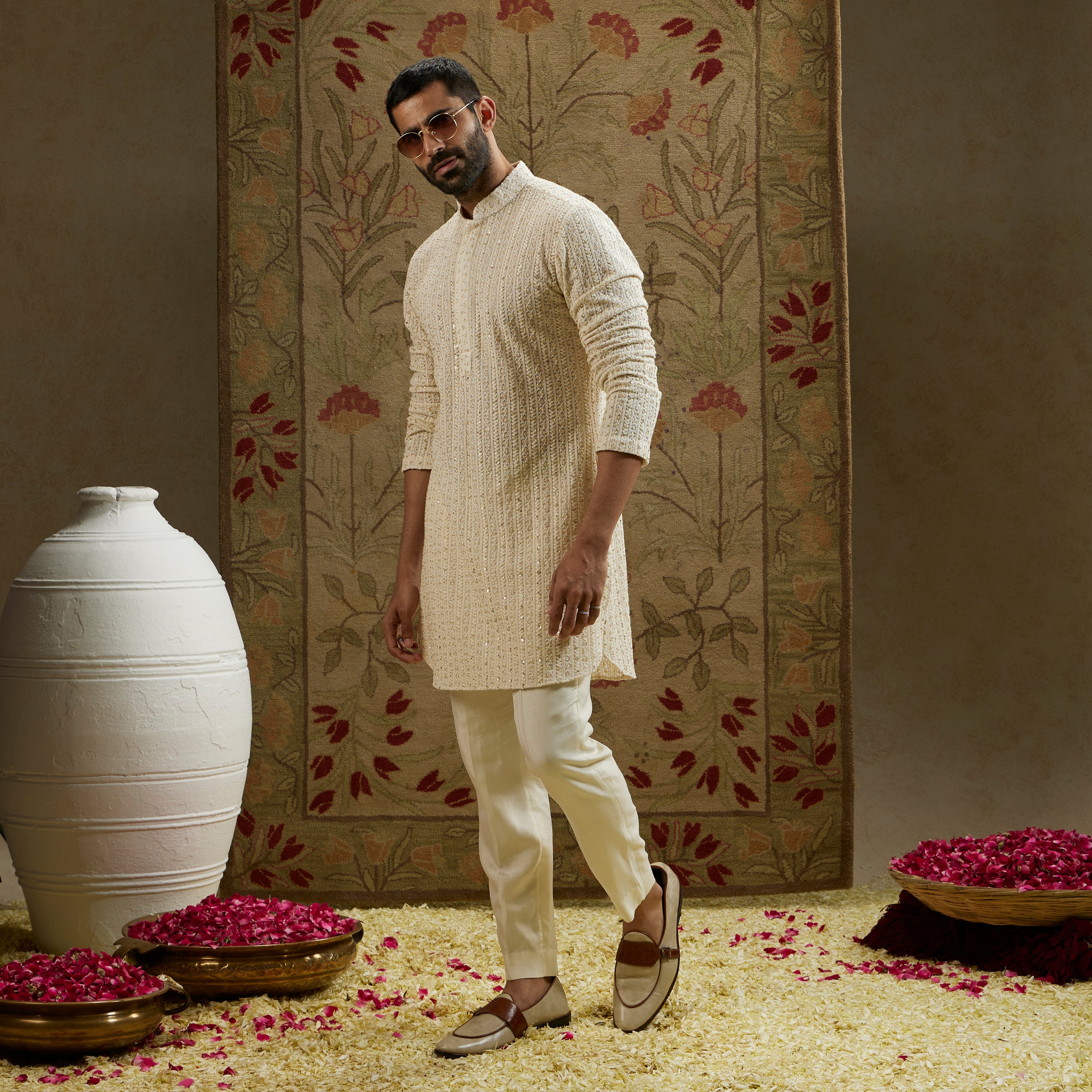 Magnolia Embellished Lucknowi Kurta