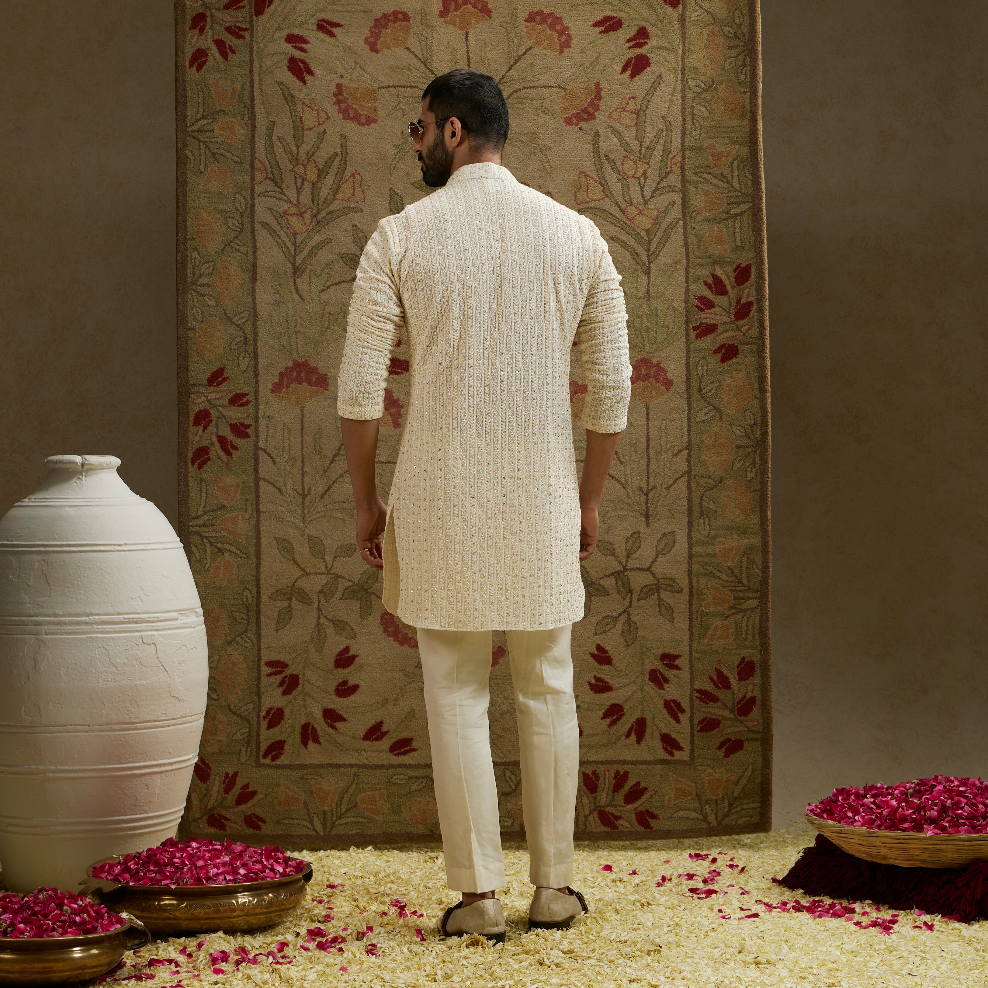 Magnolia Embellished Lucknowi Kurta