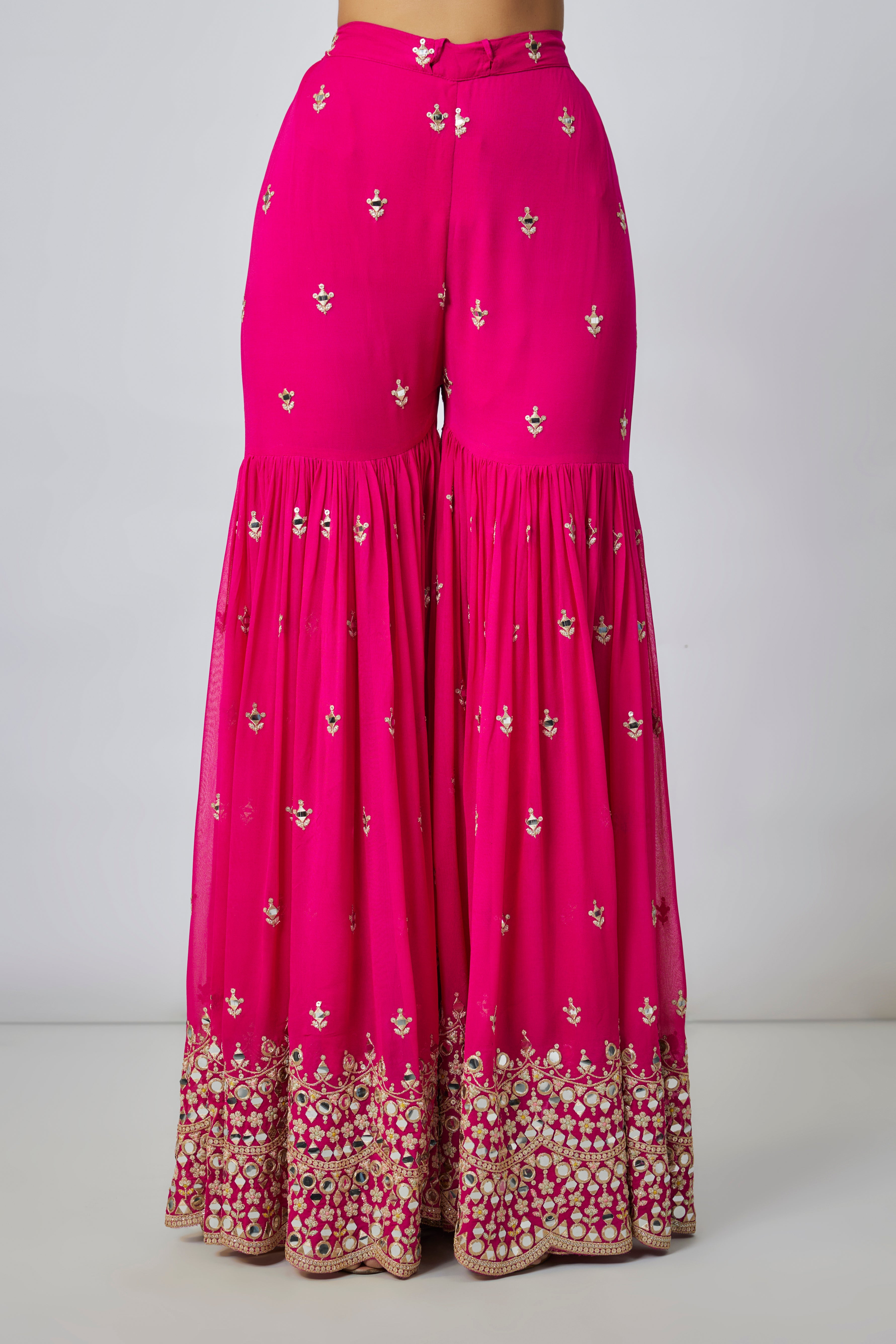 Eila Sharara Set Sukhmani Gambhir