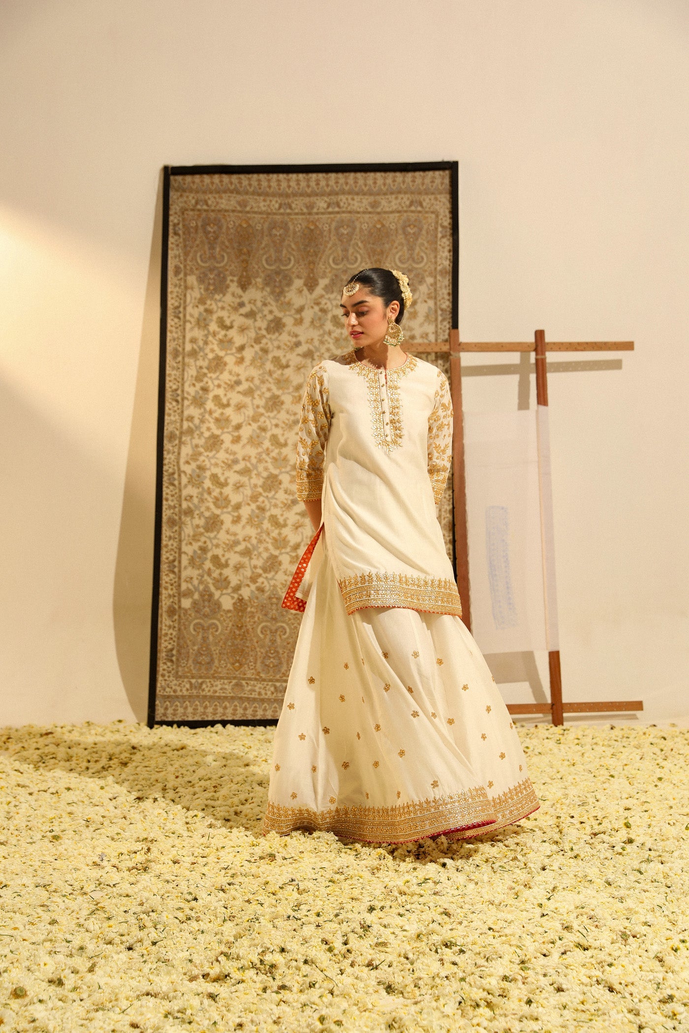 Suleman - Daisy Ivory Hand Embroidered Kurta With Sharara And Odhni