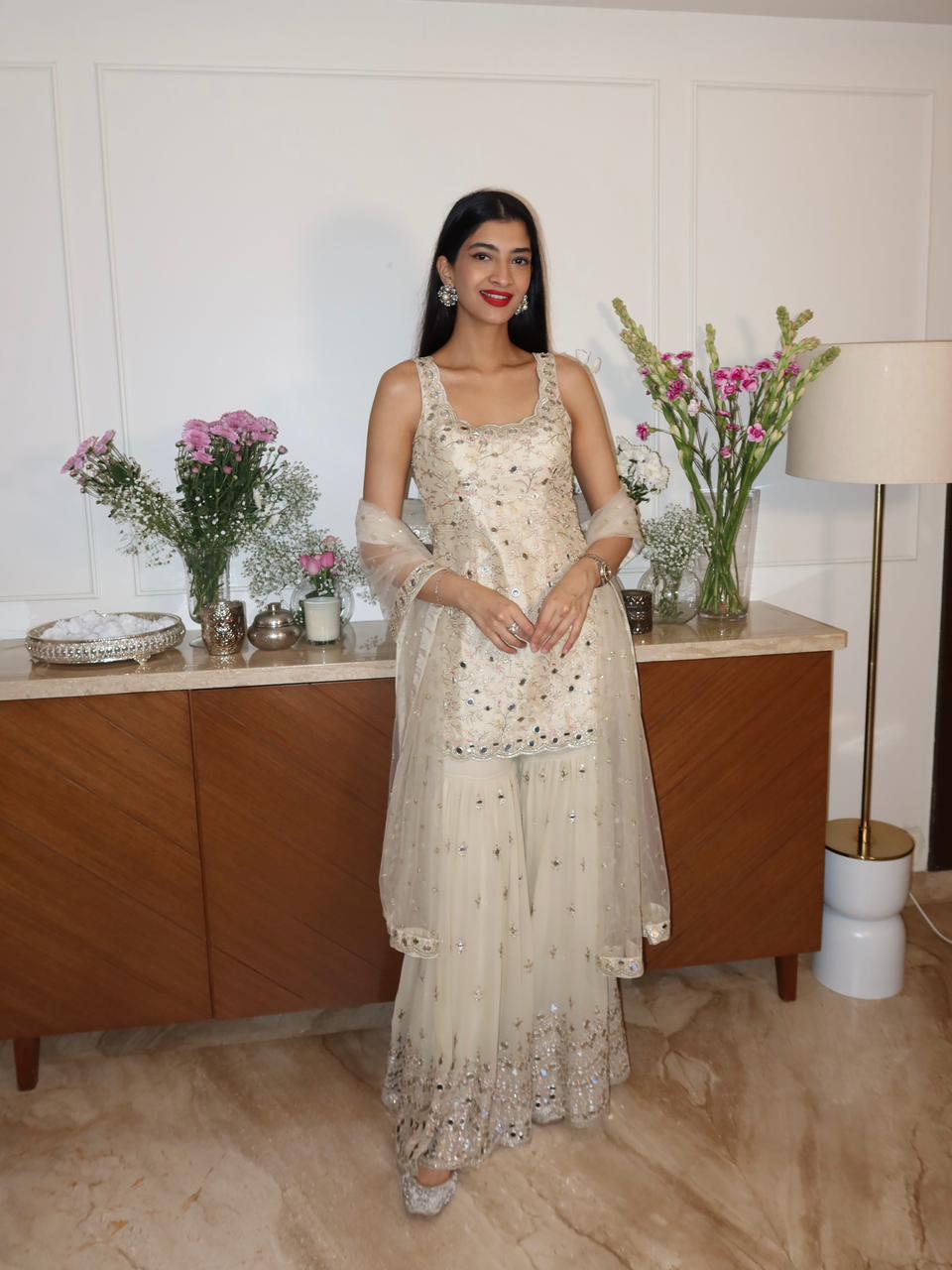 Hanna Khan In Soneera Sharara Set