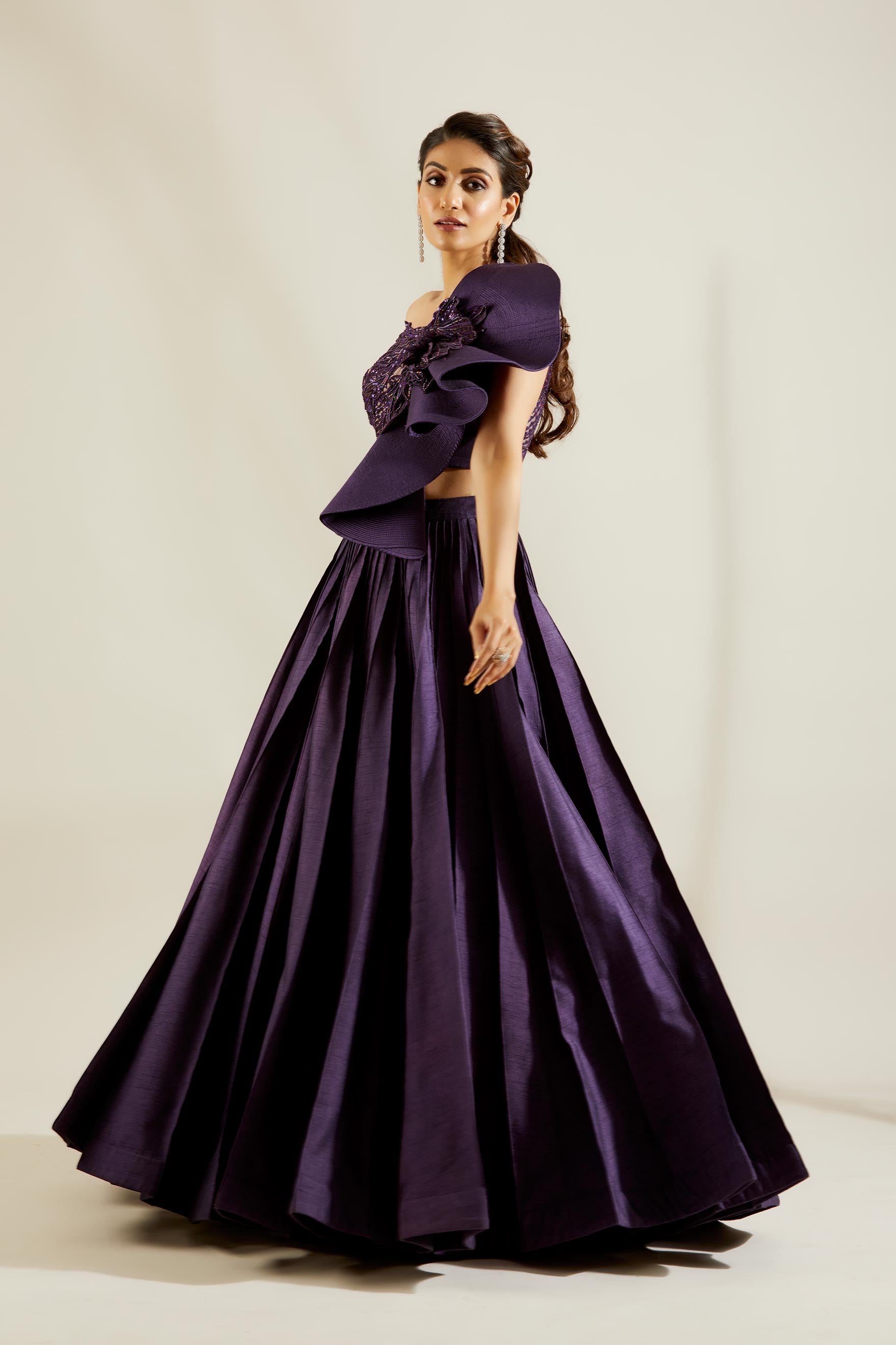 Flap Leaf Blouse With Pin Tuck Skirt