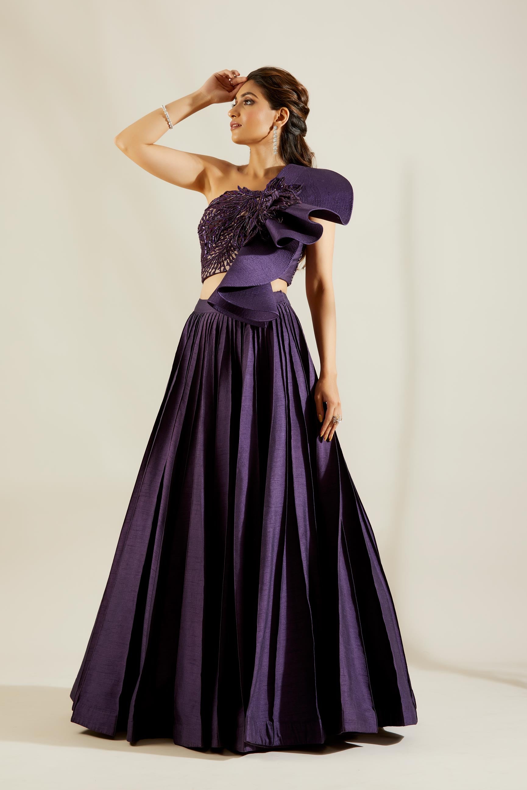 Flap Leaf Blouse With Pin Tuck Skirt