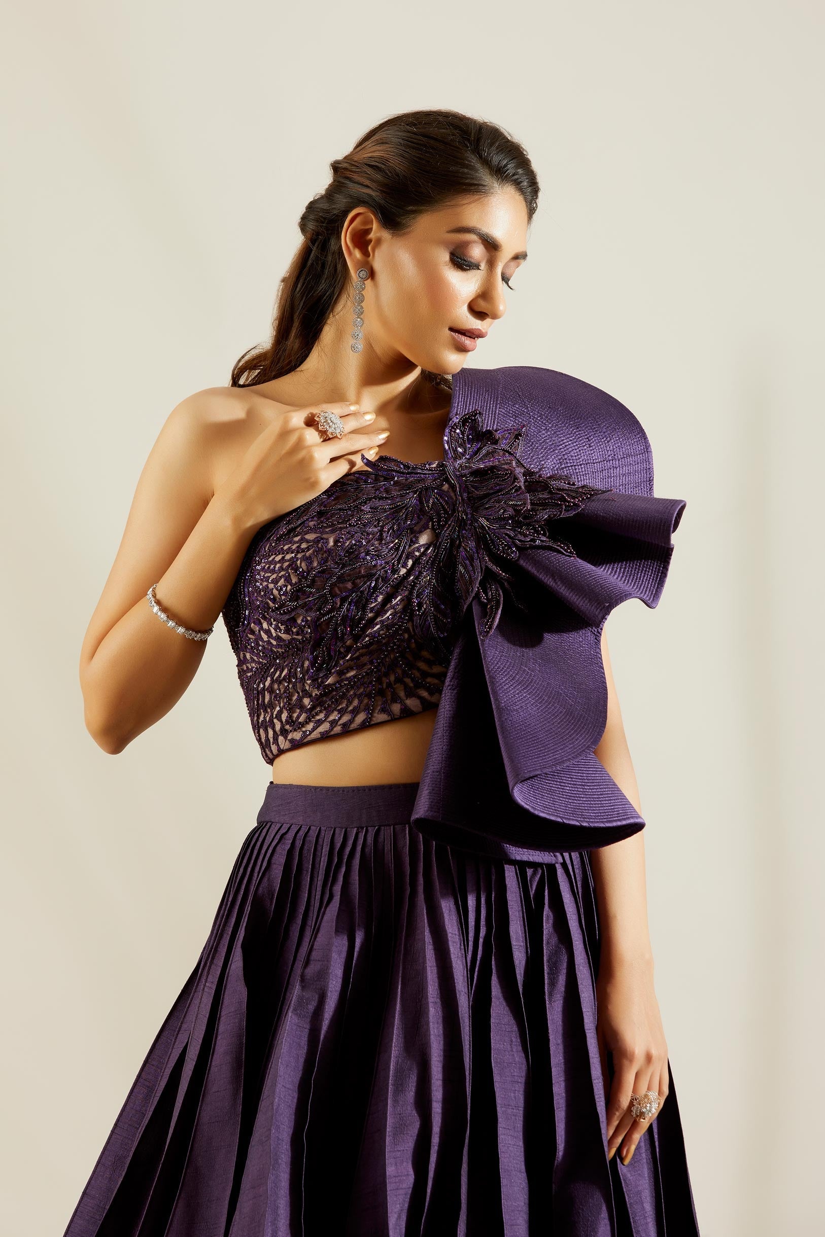 Flap Leaf Blouse With Pin Tuck Skirt