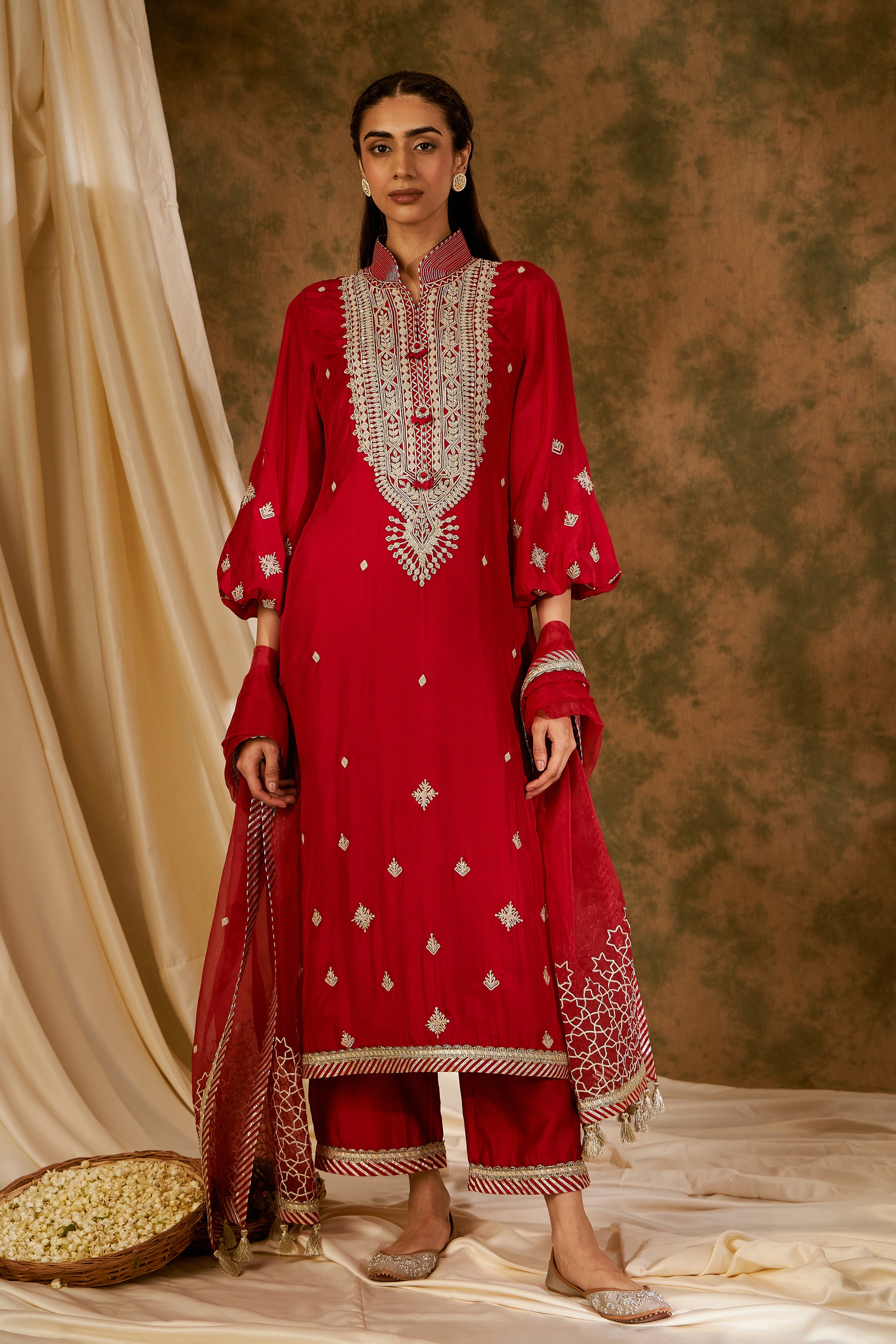 Nakshi Long Kurta With Balloon Sleeves & Straight Pants