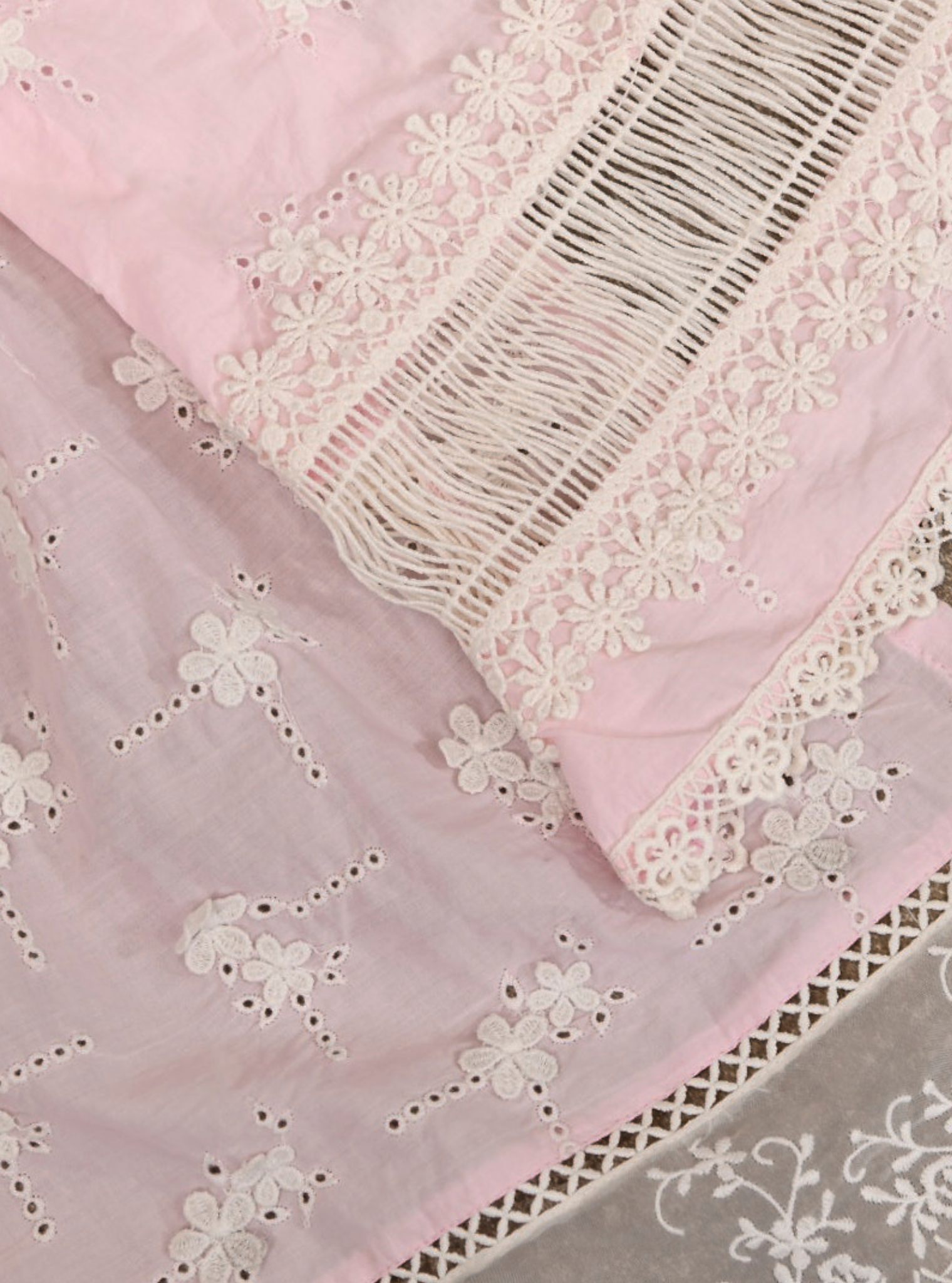 Mulmul Cotton Salisbury Pink Kurta With Scallop Lace White Pant