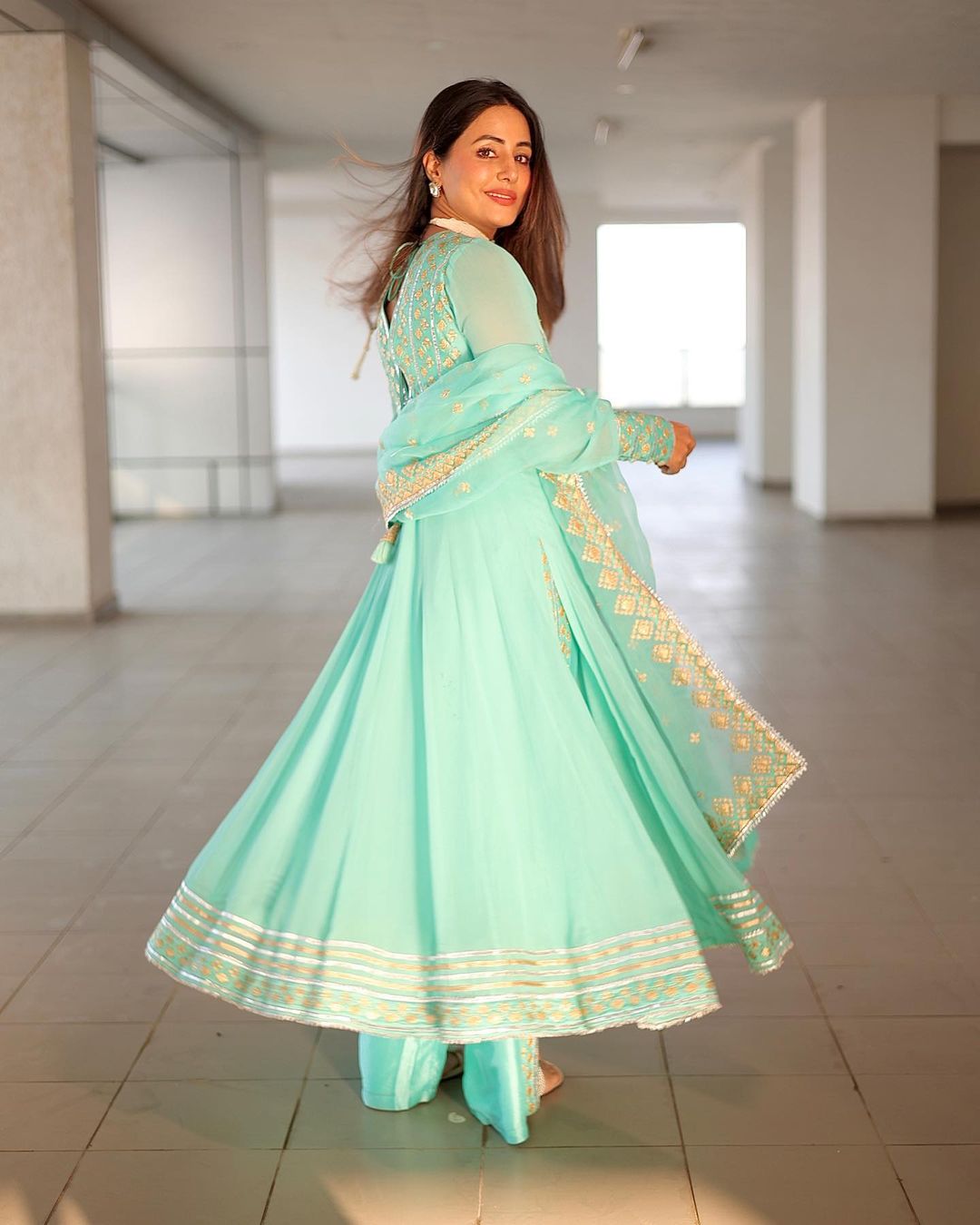 Hina Khan In Lamiya V Neck Kurta With Sharara