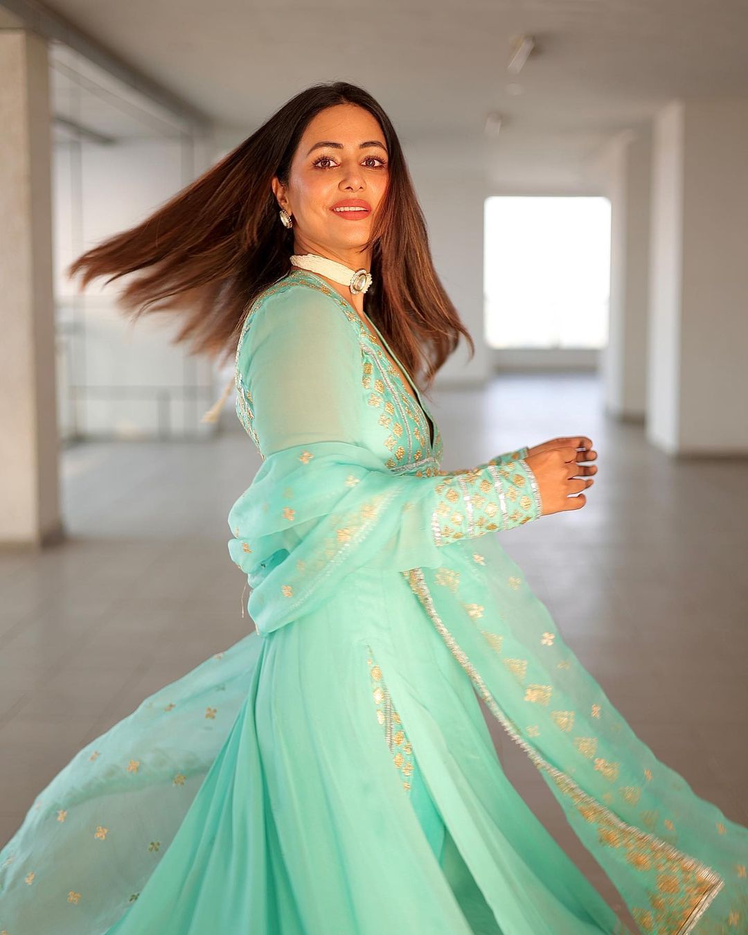 Hina Khan In Lamiya V Neck Kurta With Sharara