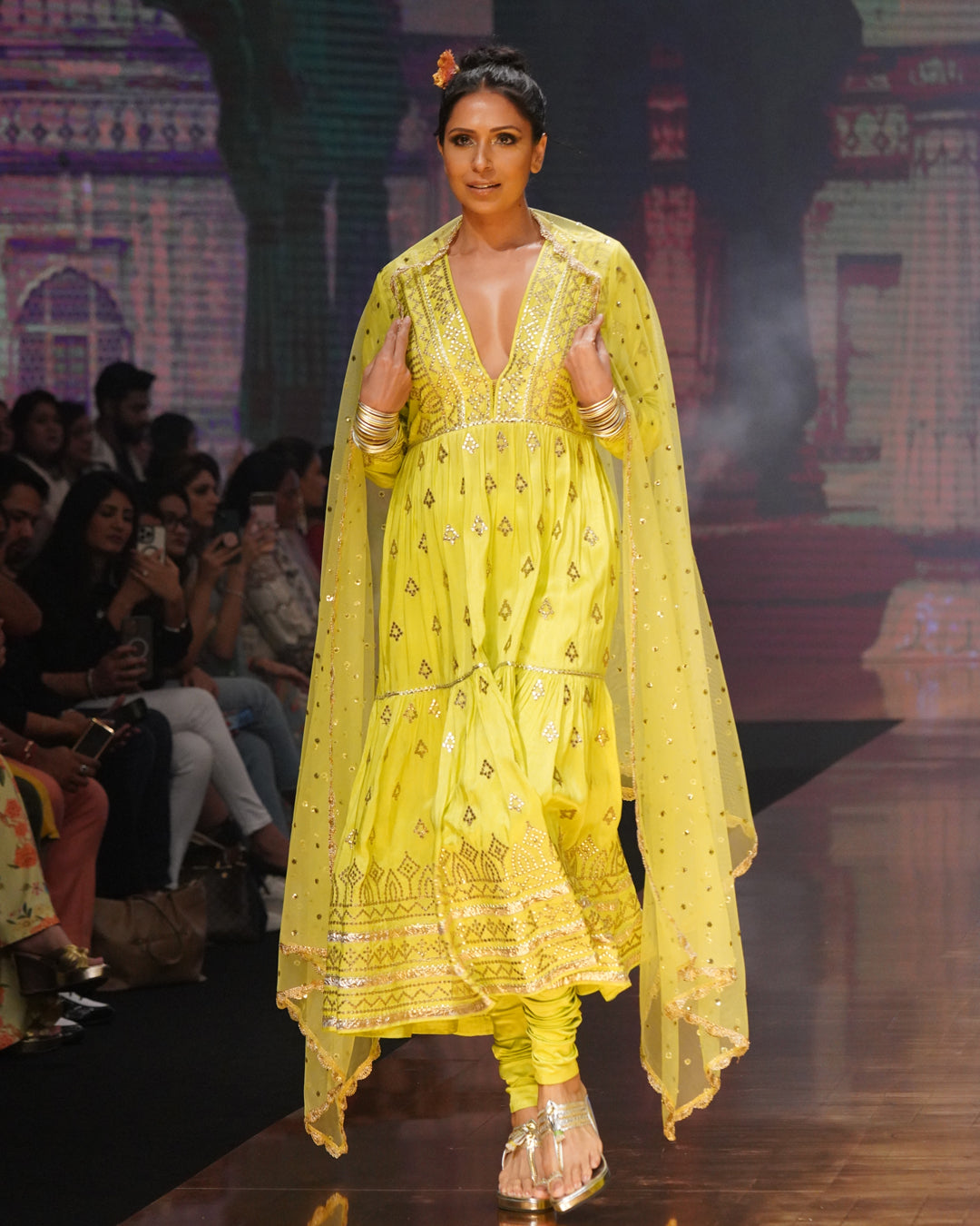 Suhana Ag Tiered Churidar With Dupatta Green