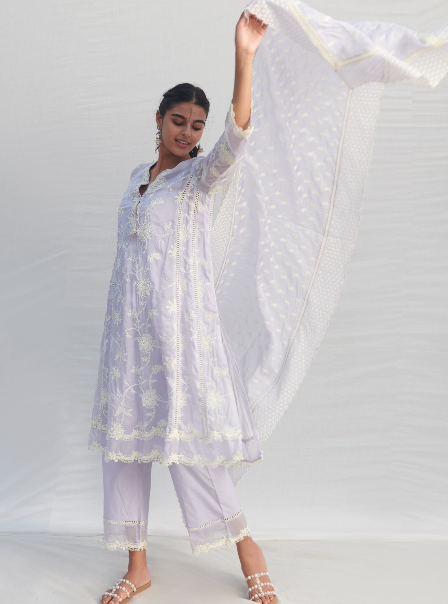 Mulmul Organza Alti Lilac Kurta With Mulmul Cotton Alti Lilac Pant