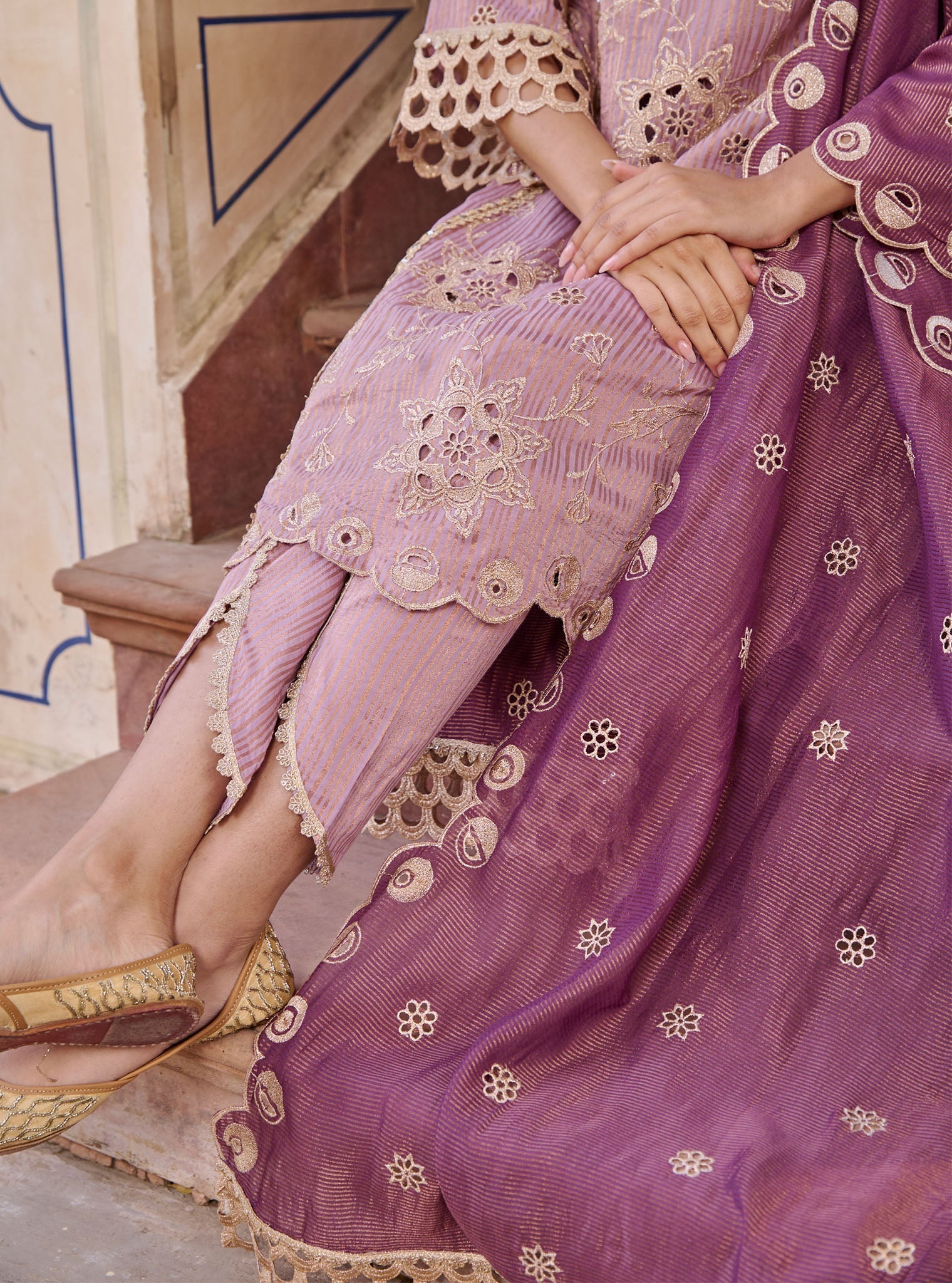 Mulmul Banarsi Magan Lilac Kurta With Mulmul Banarsi Magan Lilac Dhoti Pant