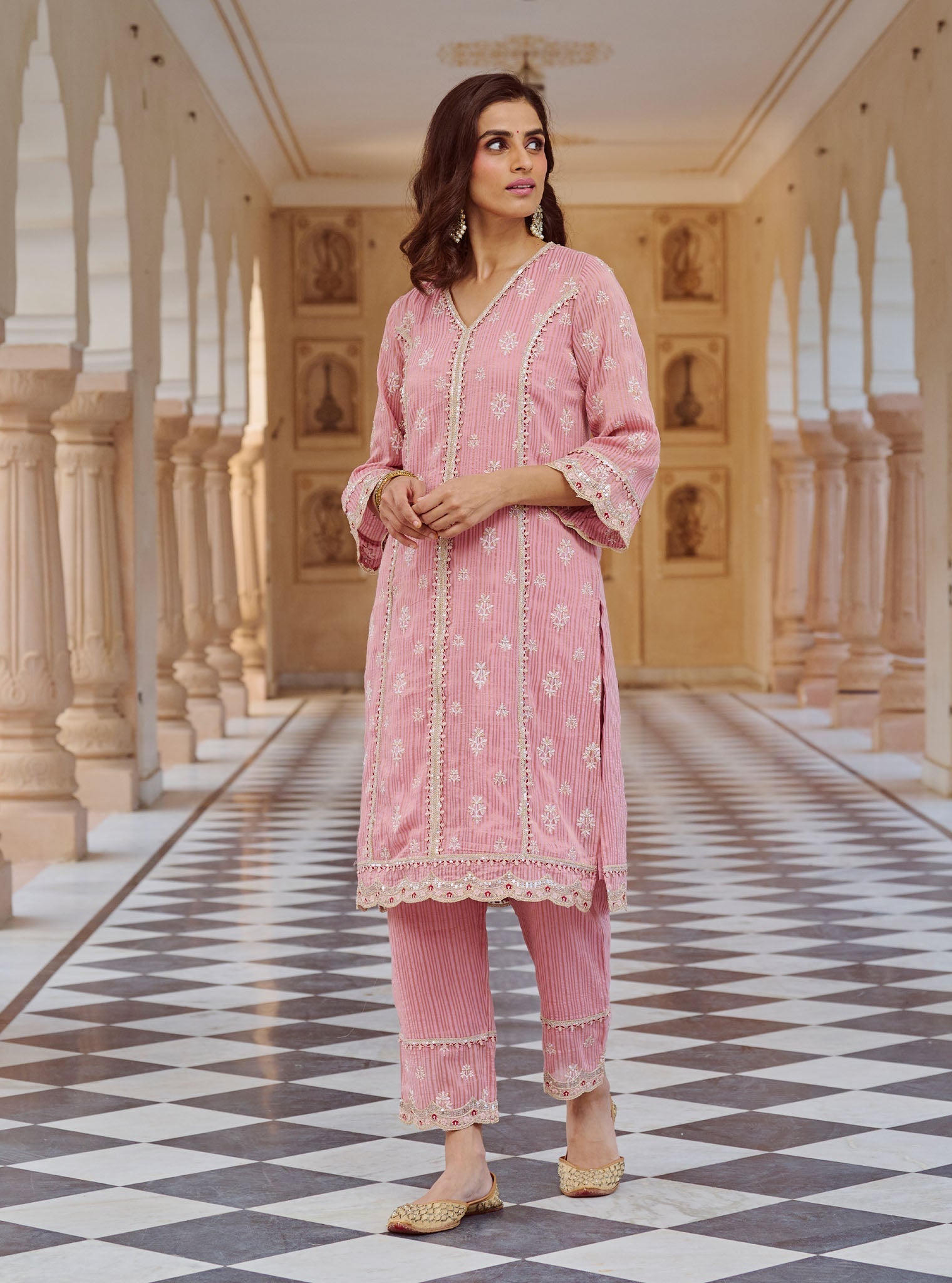 Mulmul Banarsi Gerua Pink Kurta With Mulmul Banarsi Gerua Pink Pant