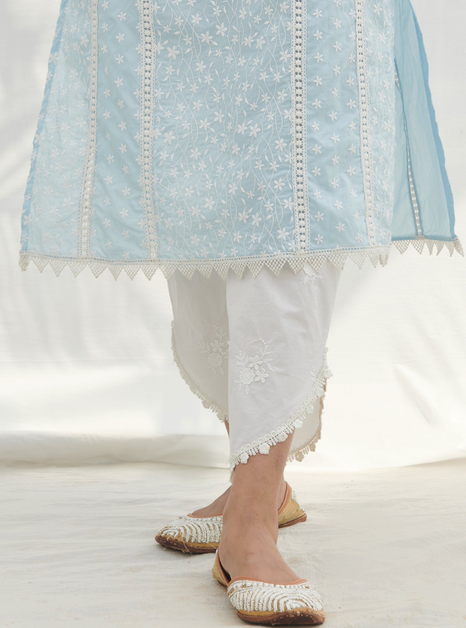 Mulmul Cotton Moira Blue Kurta With Mulmul Cotton Emb Rounded Hem White Pant